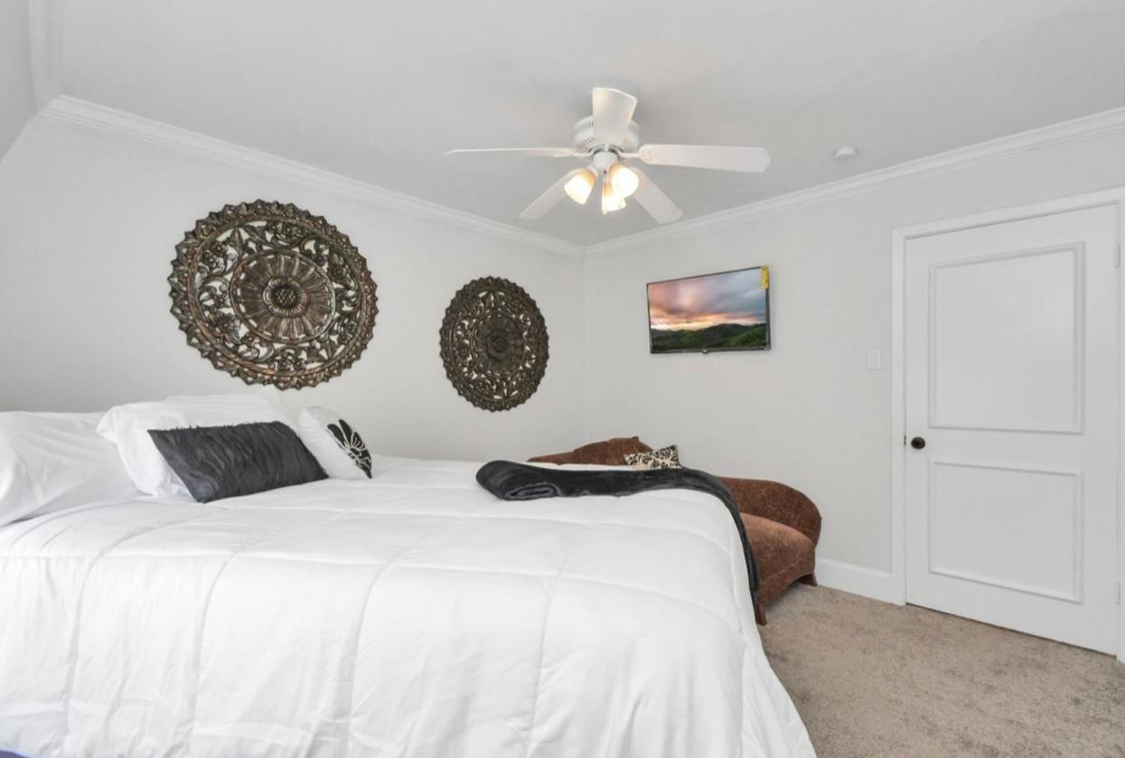 2br Montrose Townhome