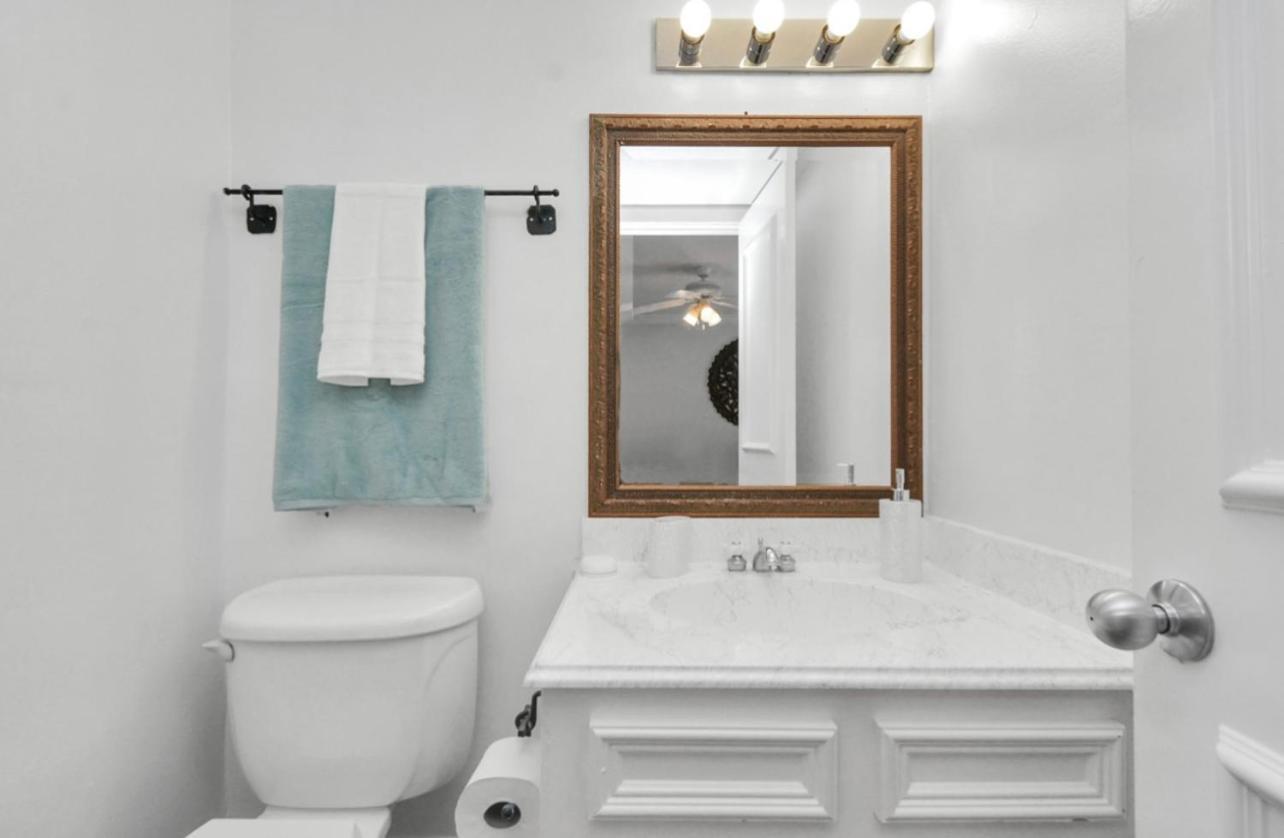 2br Montrose Townhome Apartment *